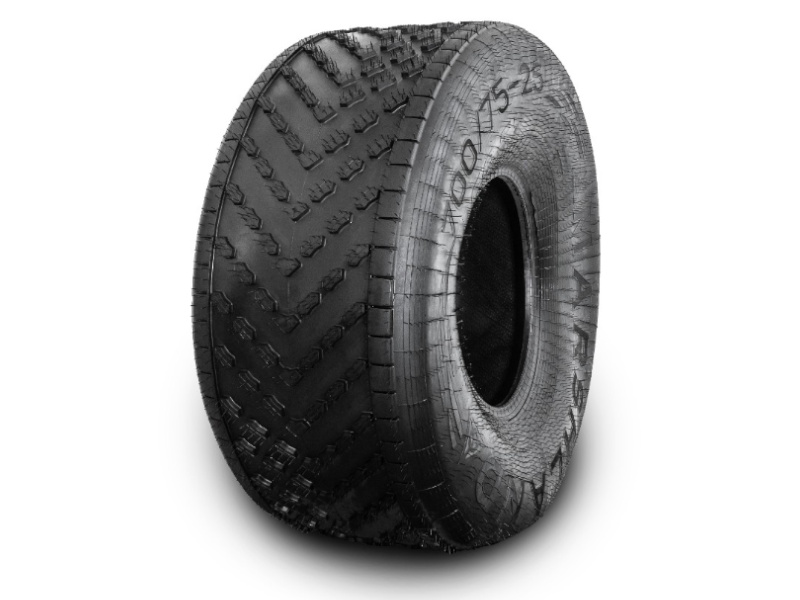 Шина низкого давления MARSHLAND ARCTICTYRE 700/75-25 — 1680×700-635. Общий вид шины в сборе: посадка профиля и направленный рисунок протектора целиком. Характеристики: 2 слоя корда, вес 68 кг, индекс нагрузки 108 (1000 кгс), символ скорости F (80 км/ч), рабочее давление 0,05–0,5 кг/см², от -60 до +55 °C, грунтозацеп 15 мм. Разработана под вездеходы ТРЭКОЛ, SeverTruck, ВАРЯГ, Звезда, ГАЗ-66, Тайга 2×4×4.