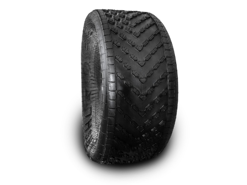 Шина низкого давления MARSHLAND ARCTICTYRE 700/75-25 — 1680×700-635. Вид сбоку: высота профиля и боковина с индикаторами износа (6 шт). Характеристики: 4 слоя корда, вес 76 кг, индекс нагрузки 118 (1320 кгс), символ скорости F (80 км/ч), рабочее давление 0,05–0,8 кг/см², от -60 до +55 °C, грунтозацеп 15 мм. Разработана под вездеходы ТРЭКОЛ, SeverTruck, Звезда, ВАРЯГ, УАЗ ТРЭКОЛ, ГАЗ-66.